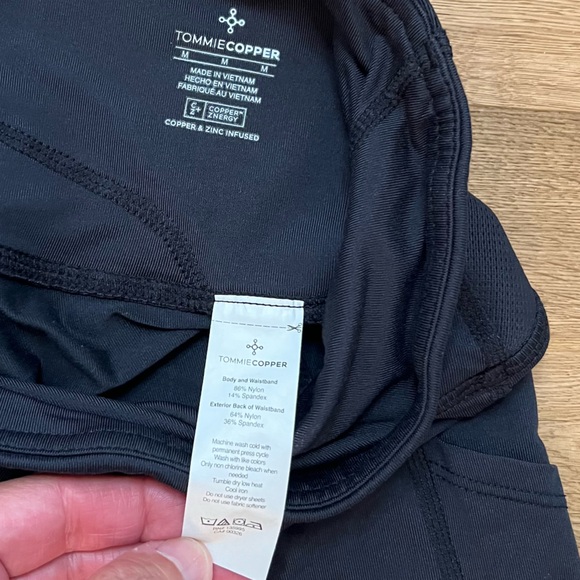 Compression -Tommie Copper Lower Back Support Leggings I
Women's Capri - Picture 9 of 11